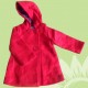 Abrigos infantiles niñas bebés paño rojo.