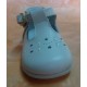 Zapatos pepitos de piel para bebés con hebilla en color Beige.